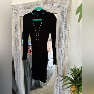 Black Long Sleeve Lace-Up knitted dress